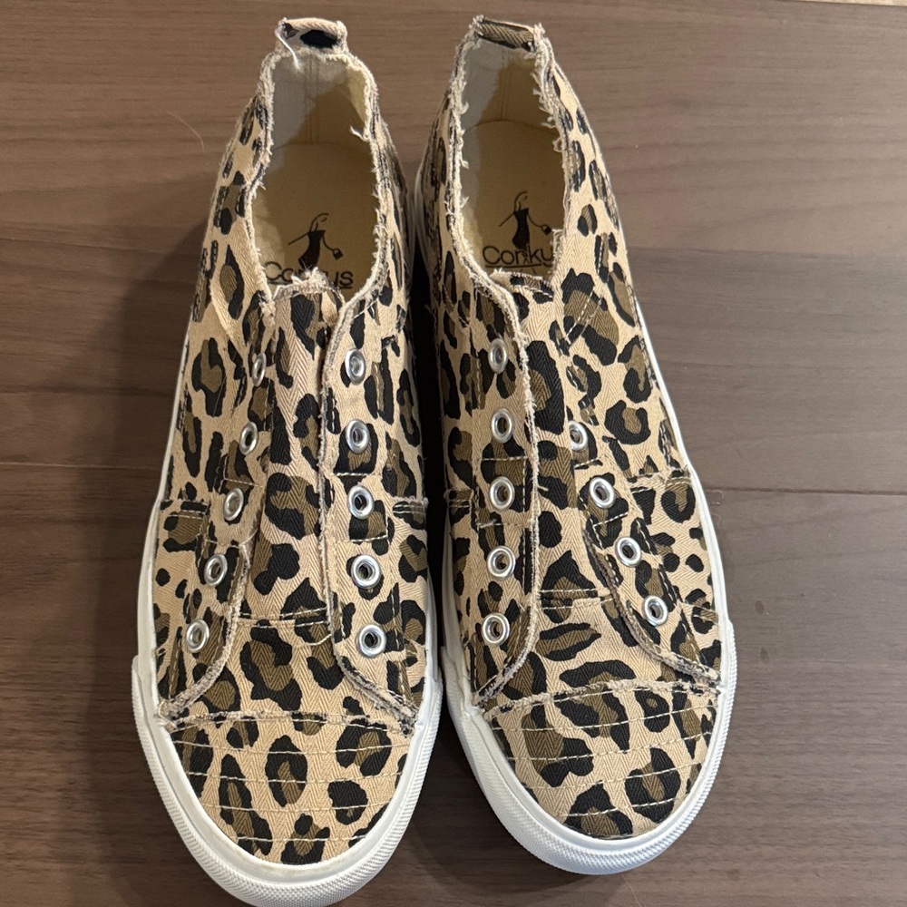 Leopard Print Slip-On Sneakers Size - 8